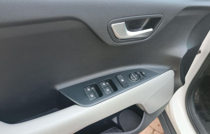 Kia Stonic 1.0T 6MT L