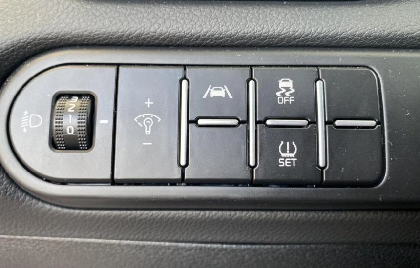 Kia XCeed 1,5T-GDI 6MT MY23 L