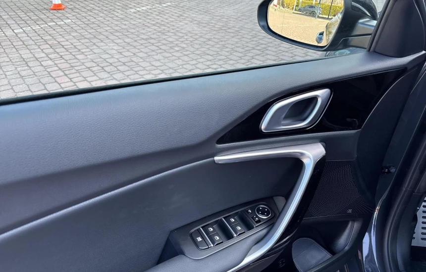Kia Proceed 1,5T-GDI 6MT MY25 GT-LINE+TEC+AEB