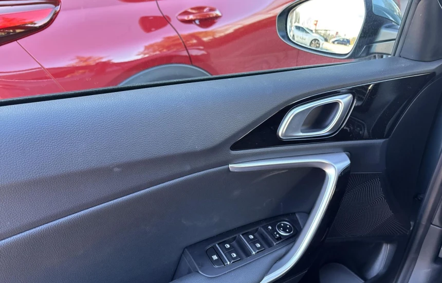 Kia Ceed SW 1,5T-GDI 6MT MY25 TRIBUTE