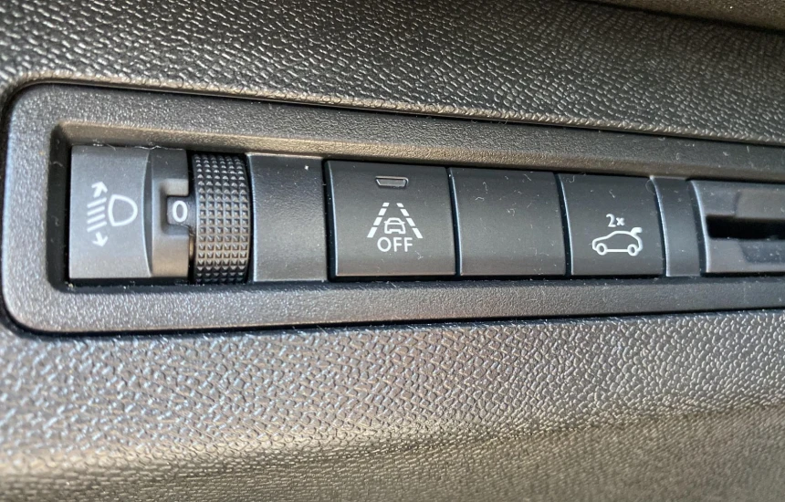 Peugeot 3008 Rezerwacja/ 1.2 PureTech Allure