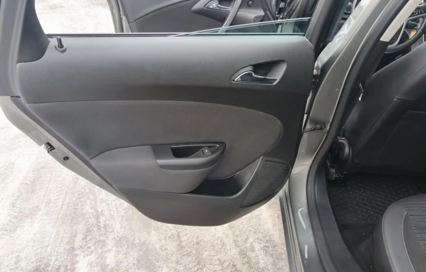 Opel Astra 1.4 Turbo Business