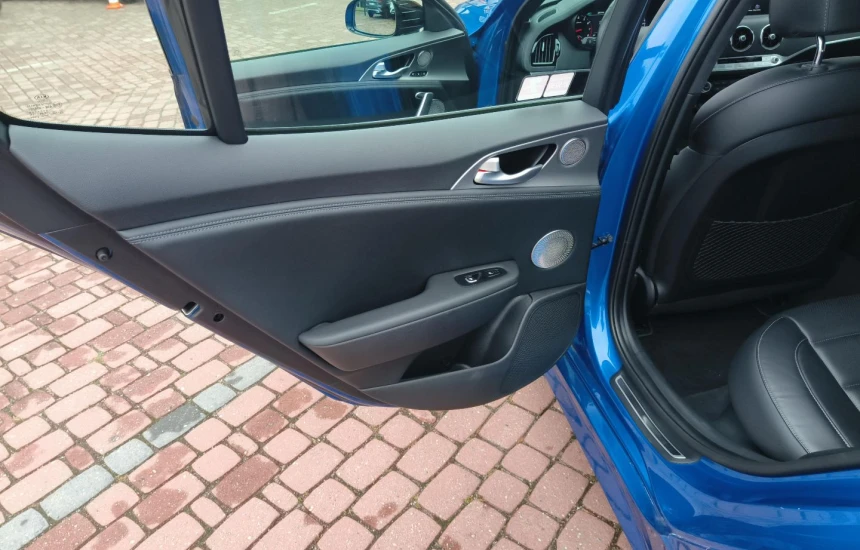 Kia Stinger Rezerwacja 