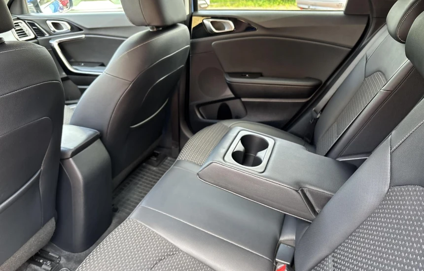 Kia Ceed SW 1,4T-GDI 7DCT L+BL+JBL+WIN