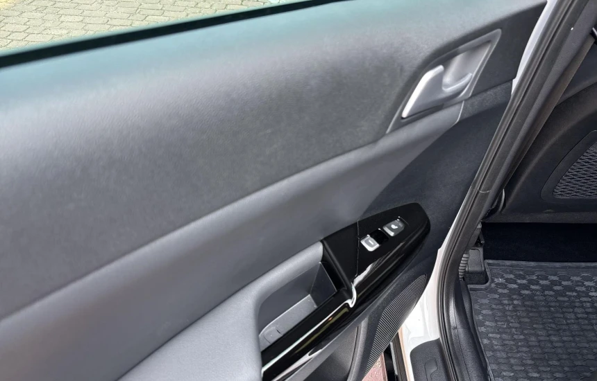 Kia Sportage 1,6 GDI 6MT 2WD BLACK EDITION