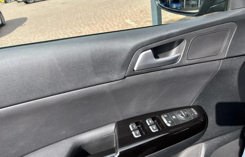 Kia Sportage 1,6 GDI 6MT 2WD BLACK EDITION