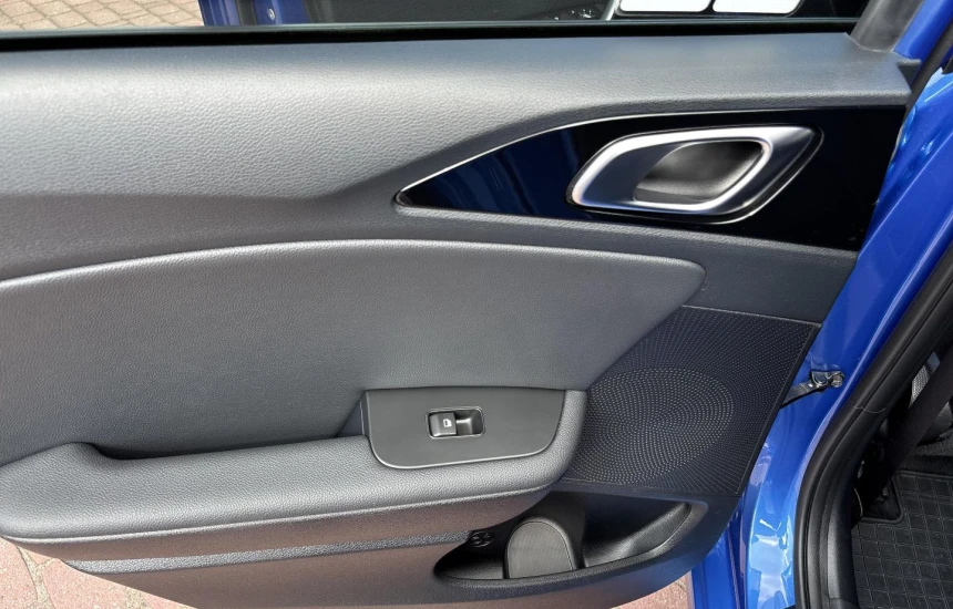 Kia Ceed SW 1,4T-GDI 7DCT L+BL+JBL+WIN