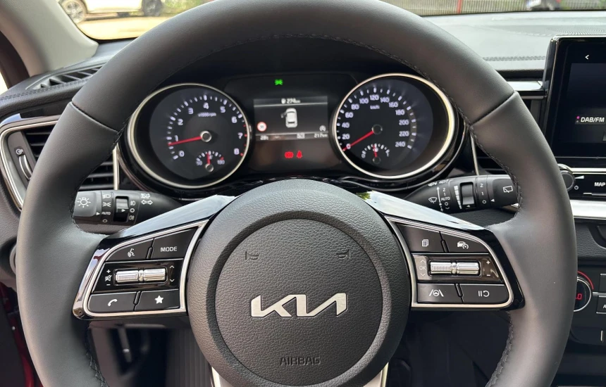 Kia Ceed 1,5T-GDI 6MT MY25 TRIBUTE