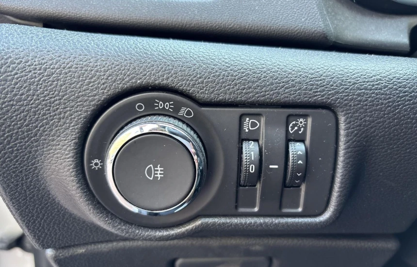 Opel Astra Rezerwacja/ 1.6 Essentia