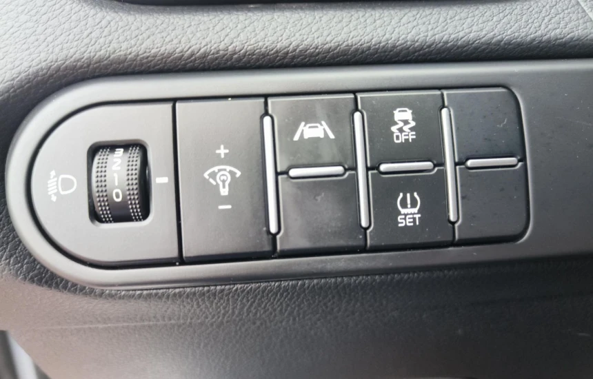 Kia Ceed 1,5T-GDI 6MT MY22 M+SMT