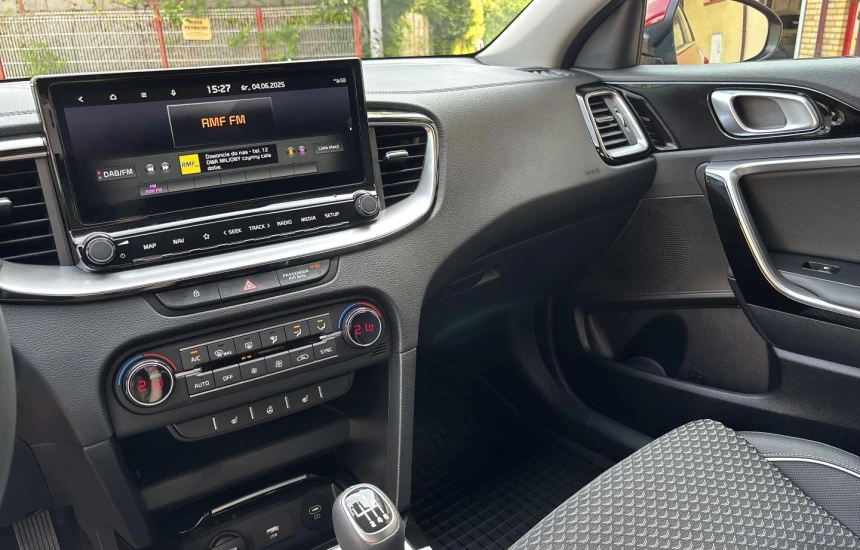 Kia Ceed 1,5T-GDI 6MT MY25 TRIBUTE