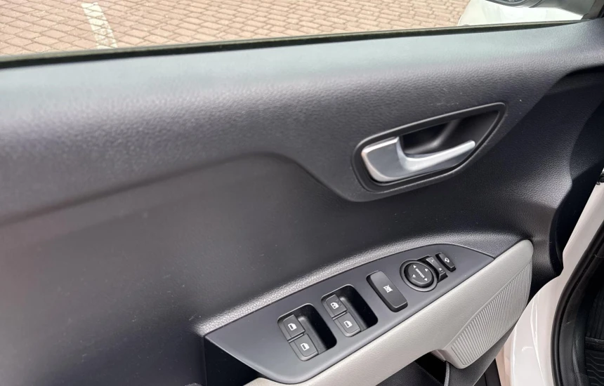 Kia Stonic  REZERWACJA!!/1.4MPI 6MT L+STY+2TR