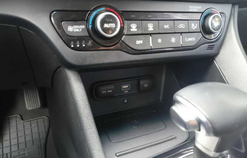 Kia Niro 1.6 GDI HYBRID L+BL3