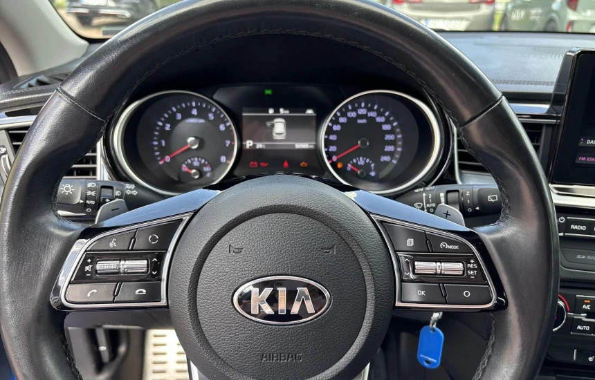 Kia Ceed SW 1,4T-GDI 7DCT L+BL+JBL+WIN
