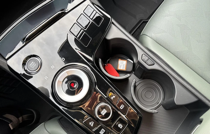 Kia Sportage 1,6T-GDI 7DCT FWD MY25 ANNIVERSARY+PNS+AEB