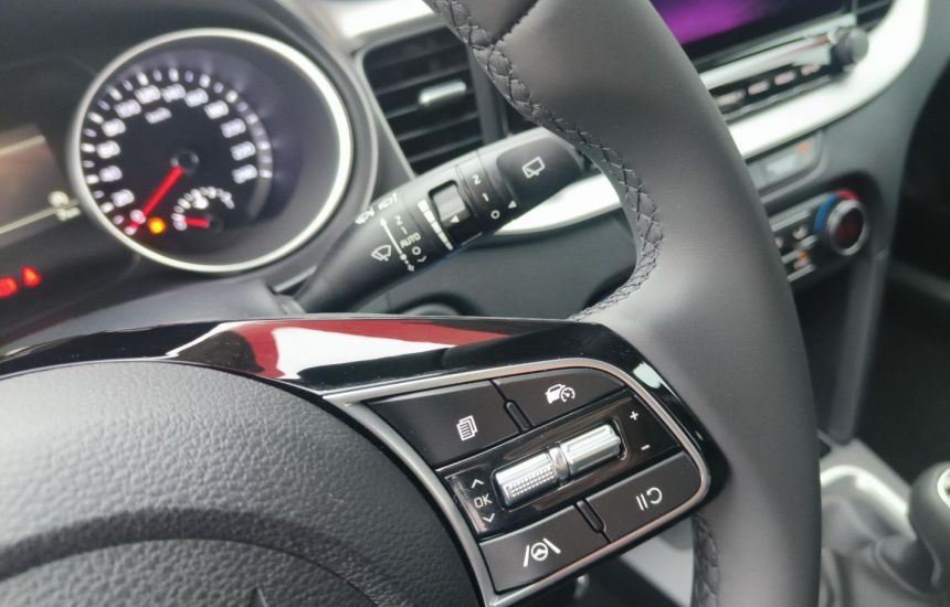 Kia Ceed 1,5T-GDI 6MT MY25 M+SMT