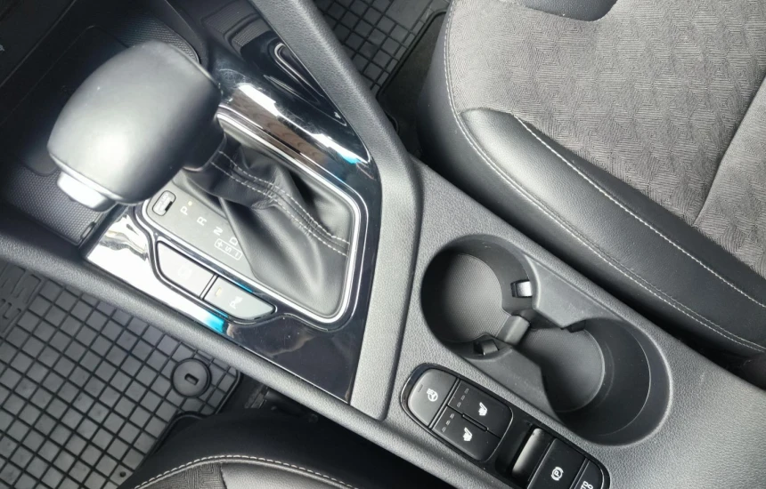 Kia Niro 1.6 GDI HYBRID L+BL3