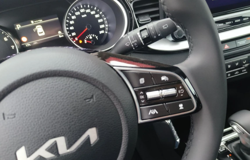 Kia XCeed 1,5T-GDI 7DCT MY25 L+AEB+Panorama