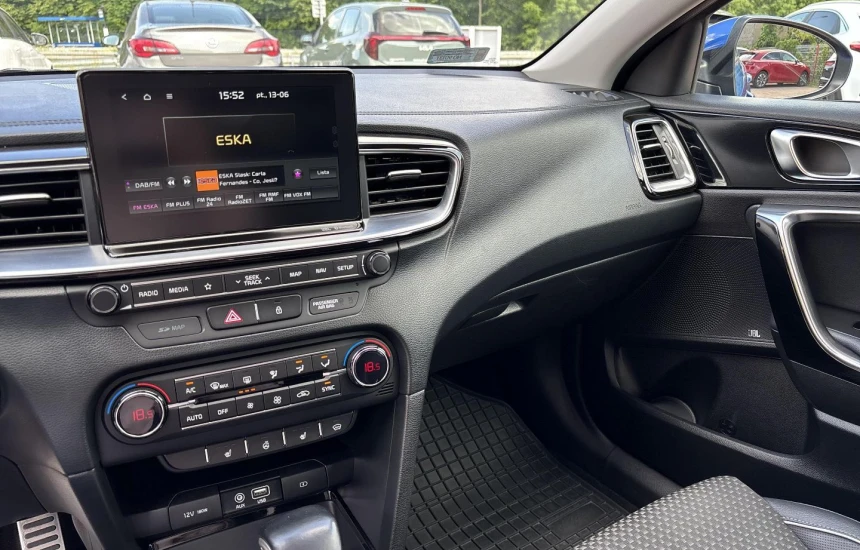 Kia Ceed SW 1,4T-GDI 7DCT L+BL+JBL+WIN