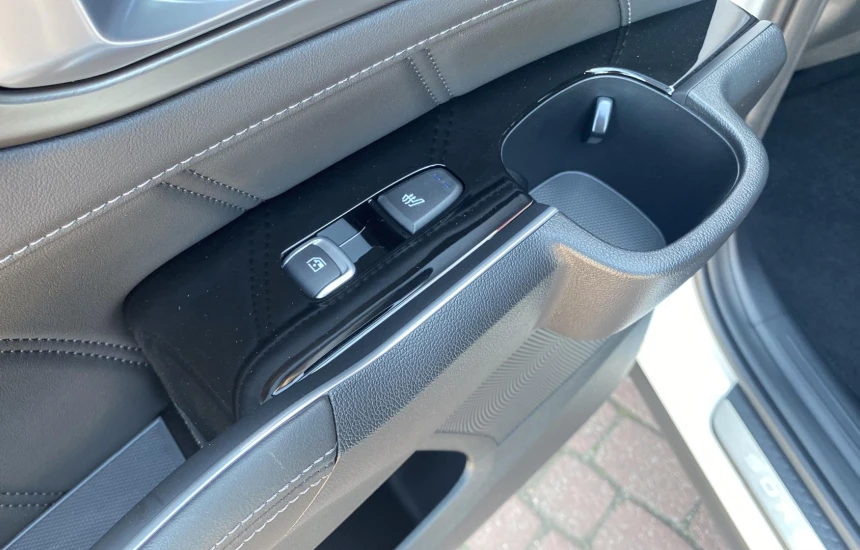 Kia Sorento Rezerwacja/   1.6T HEV 6AT 4WD 7S MY23 PRESTIGE LINE_NEW+PNS 230KM!!