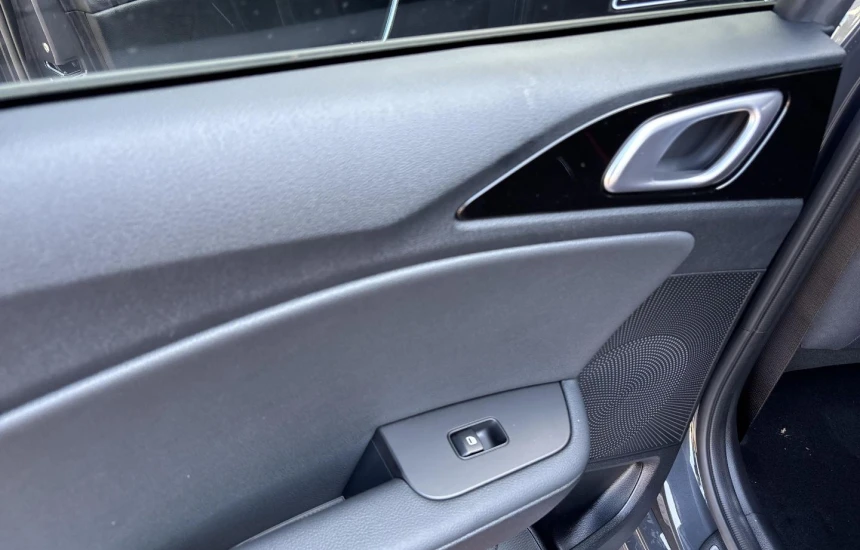 Kia Proceed 1,5T-GDI 6MT MY25 GT-LINE+TEC+AEB