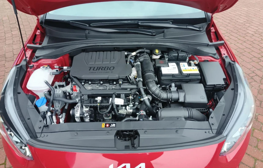 Kia Ceed 1,5T-GDI 6MT MY25 M+SMT