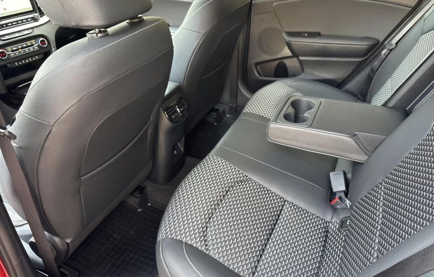 Kia Ceed 1,5T-GDI 6MT MY25 TRIBUTE