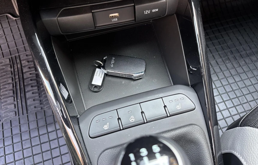 Kia Stonic  STONIC 1.2MPi 5MT MY25 L+BL