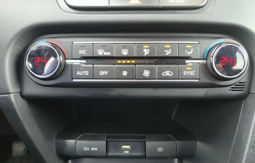 Kia Ceed 1,5T-GDI 6MT MY22 M+SMT