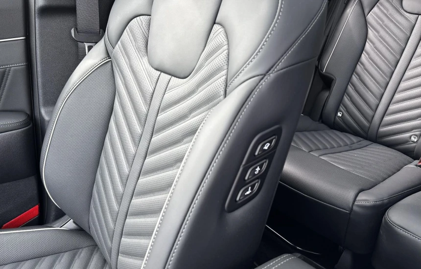 Kia Sorento 1.6T HEV MY25 6AT 4WD 7S PRESTIGE LINE+MIR+PNS AWD 215KM!!