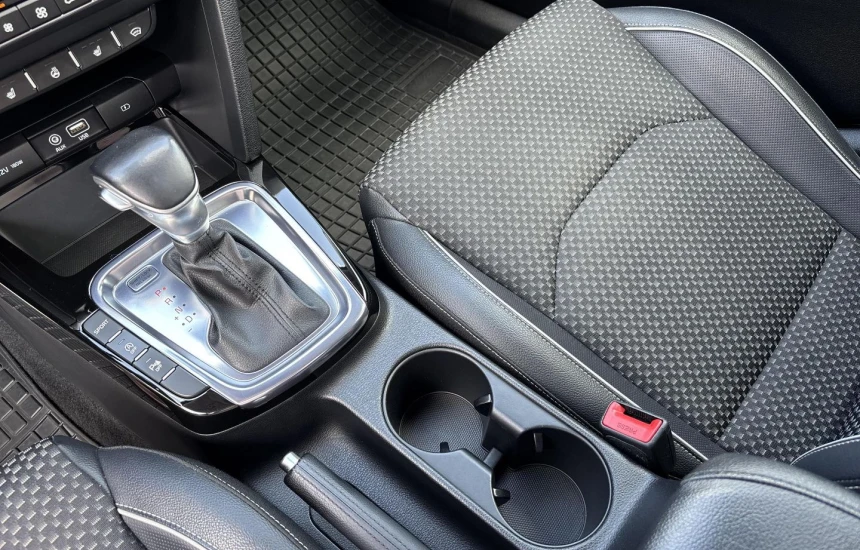 Kia Ceed SW 1,4T-GDI 7DCT L+BL+JBL+WIN