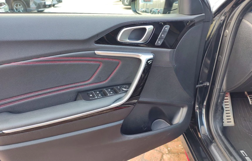 Kia Ceed GT 1,6T 204KM GT + WIN