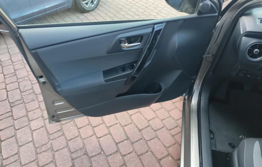 Toyota Auris 1.6