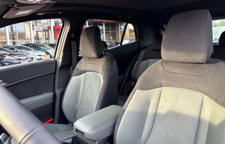 Kia Sportage 1,6T-GDI 7DCT FWD MY25 ANNIVERSARY+PNS+AEB