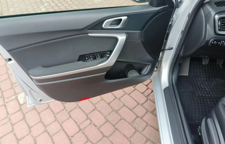 Kia Ceed 1,5T-GDI 6MT MY22 M+SMT