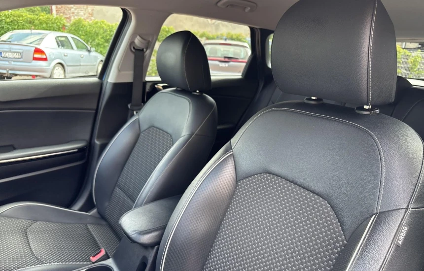 Kia Ceed SW 1,4T-GDI 7DCT L+BL+JBL+WIN