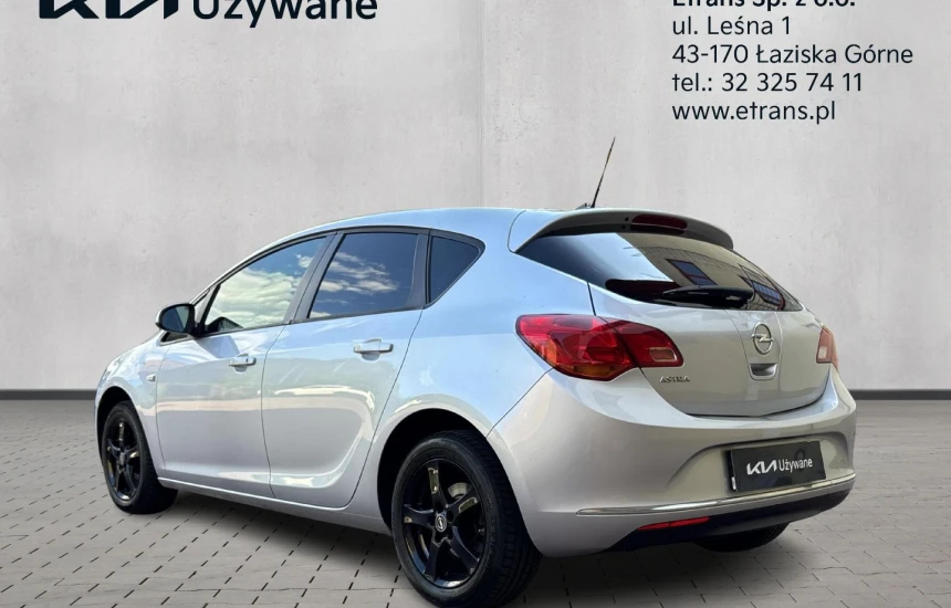 Opel Astra Rezerwacja/ 1.6 Essentia