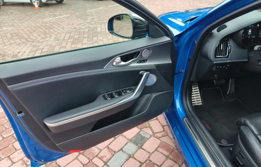 Kia Stinger Rezerwacja 