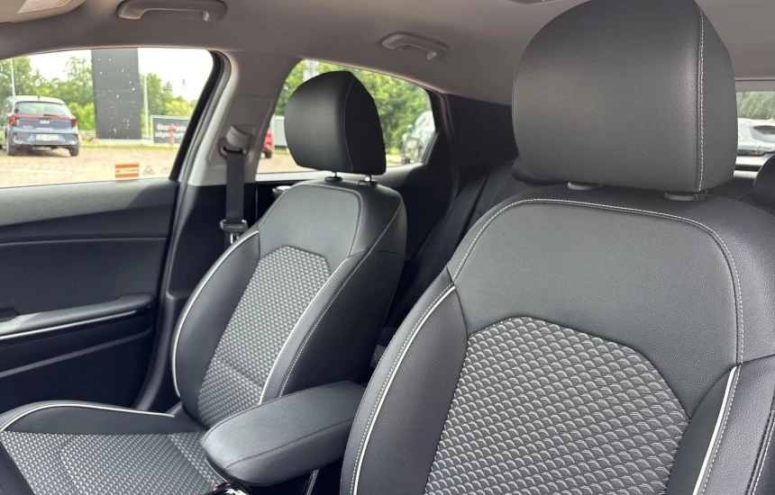 Kia XCeed  1,5T-GDI 7DCT MY25 L+WIN