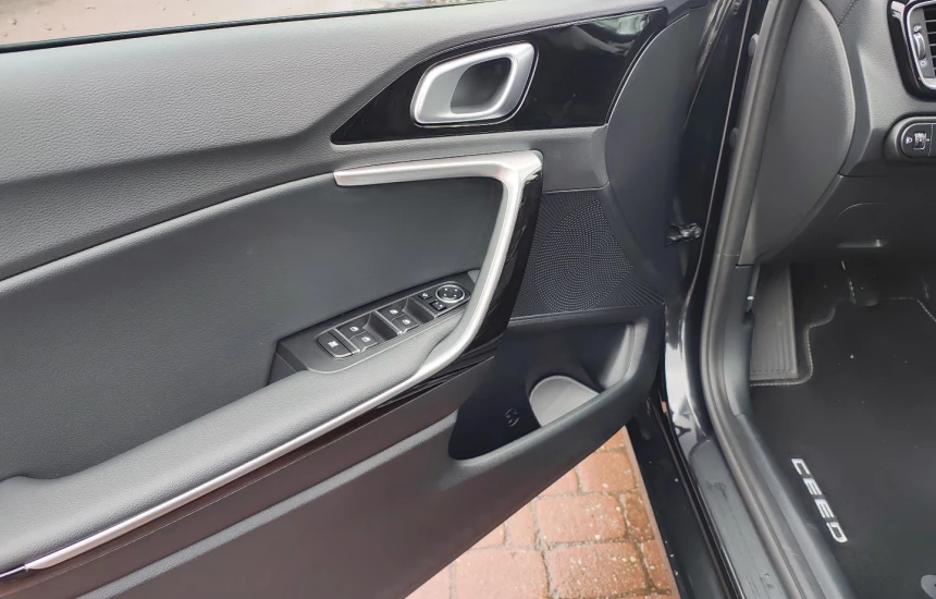 Kia Ceed SW 1.5T- GDI 6MT TRIBUTE+17''