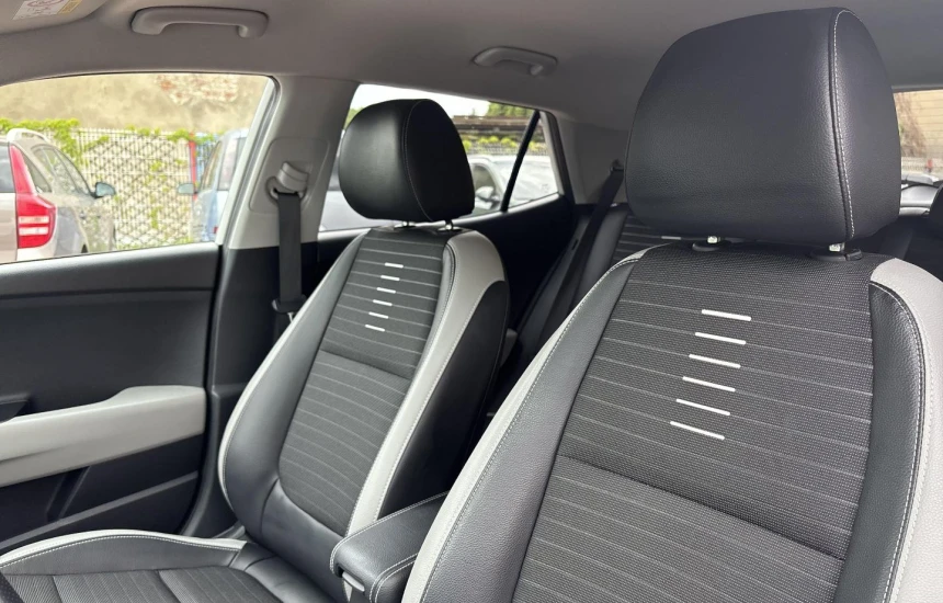 Kia Stonic  REZERWACJA!!/1.4MPI 6MT L+STY+2TR