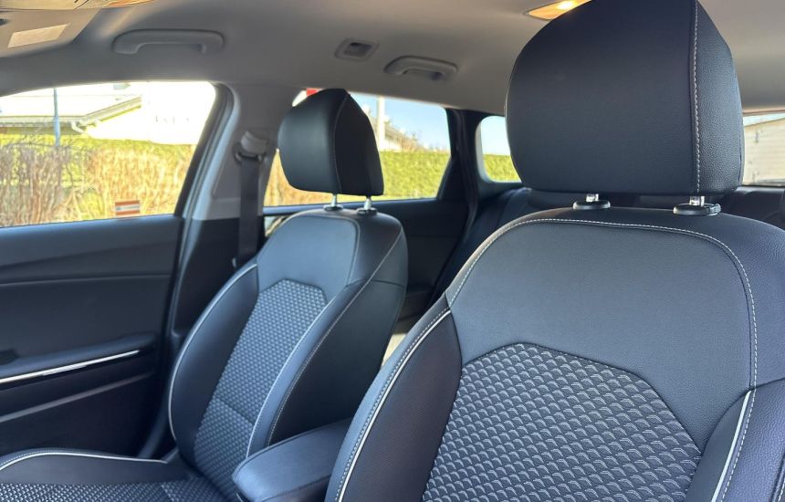 Kia Ceed SW 1,5T-GDI 6MT MY25 TRIBUTE