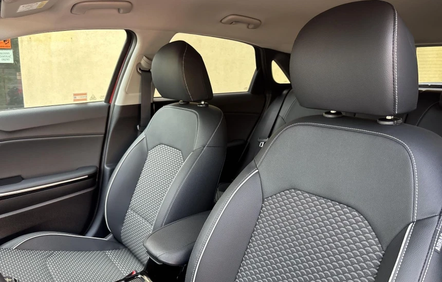 Kia Ceed 1,5T-GDI 6MT MY25 TRIBUTE