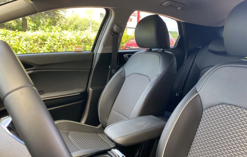 Kia XCeed 1,5T-GDI 6MT MY23 L