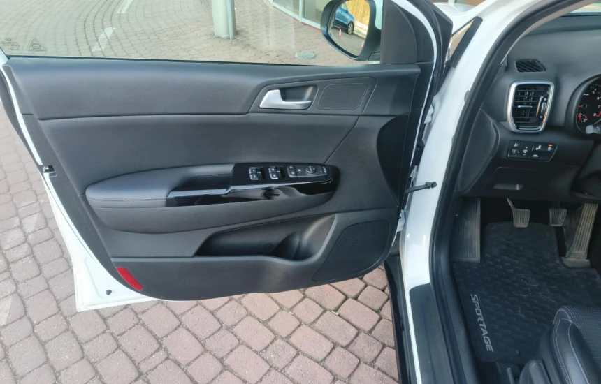 Kia Sportage 1,6 GDI 6MT 2WD BLACK EDITION