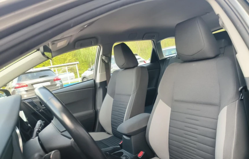 Toyota Auris 1.6
