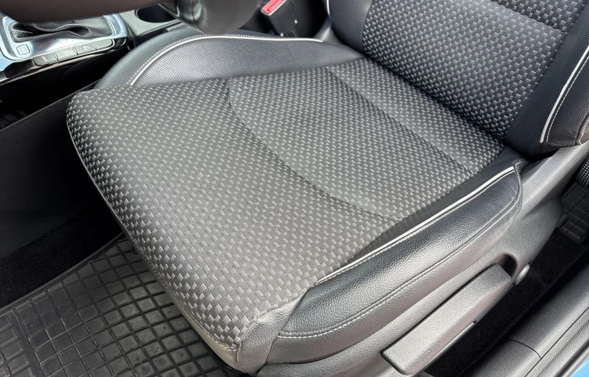 Kia Ceed SW 1,4T-GDI 7DCT L+BL+JBL+WIN