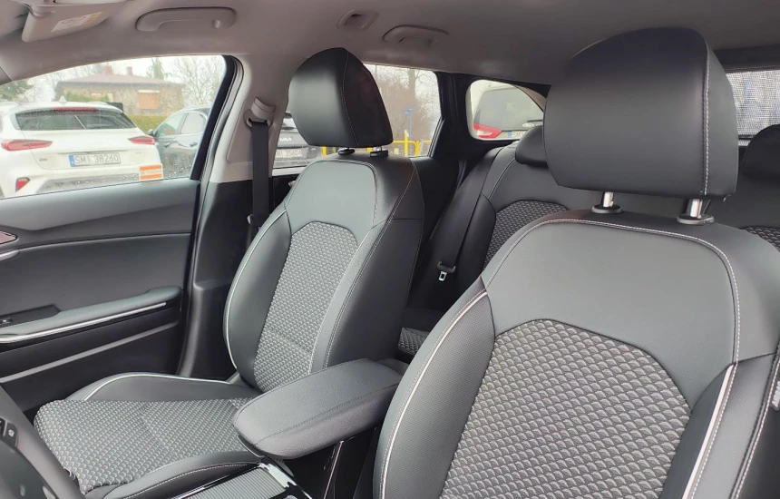 Kia Ceed SW 1.5T- GDI 6MT TRIBUTE+17''