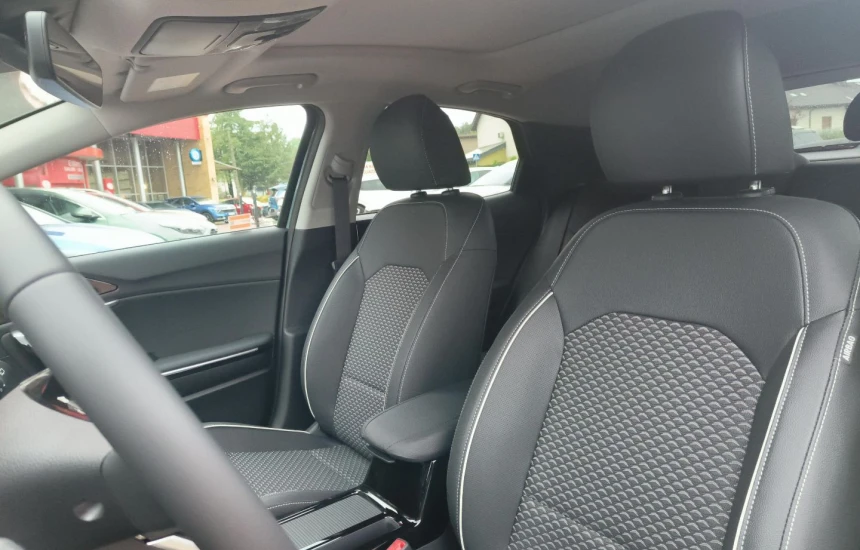 Kia XCeed 1,5T-GDI 7DCT MY25 L+AEB+Panorama