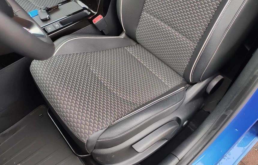 Kia Ceed SW 1.5T- GDI 7DCT TRIBUTE+17''